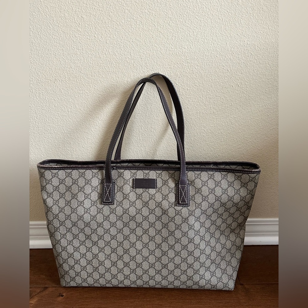 Gucci Supreme Monogram coated canvas Tote